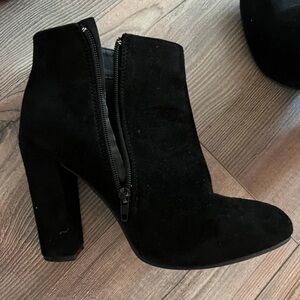 Chic Black Suede Heeled Boots